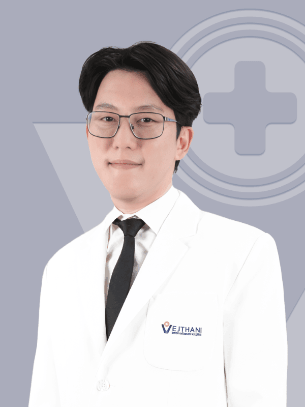DR. PATCHARAPOL TOEYPROMTHONG